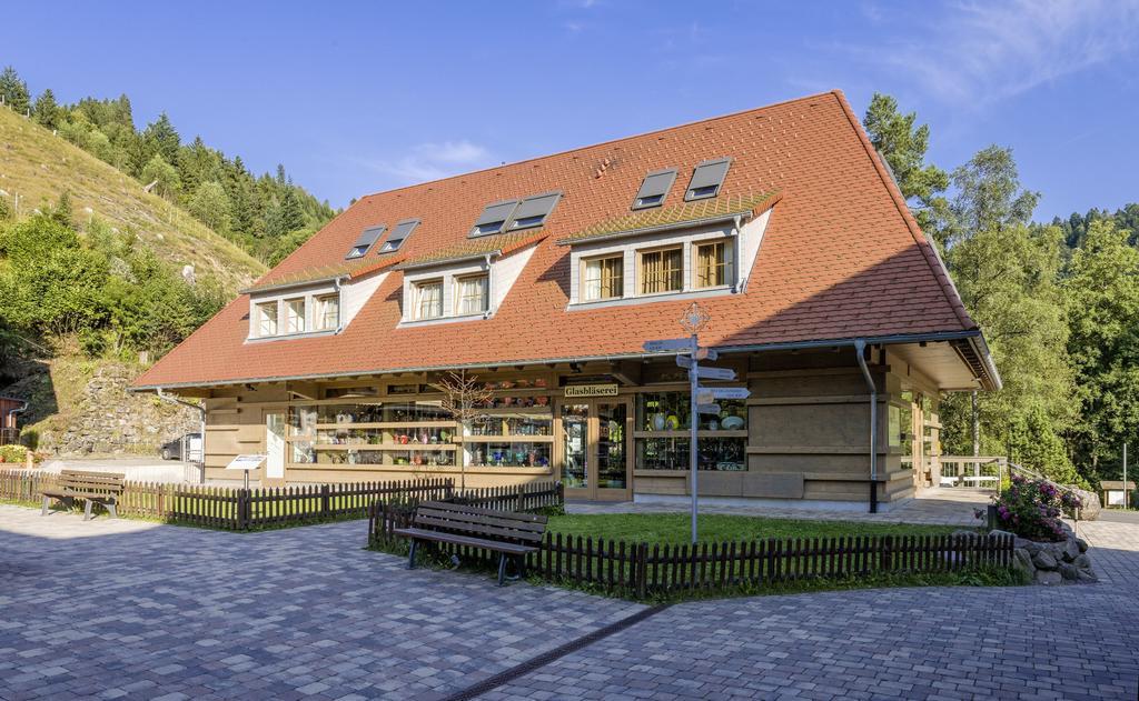 Hotel Hofgut Sternen - Wohnen In Kunst Und Kultur Breitnau Eksteriør billede