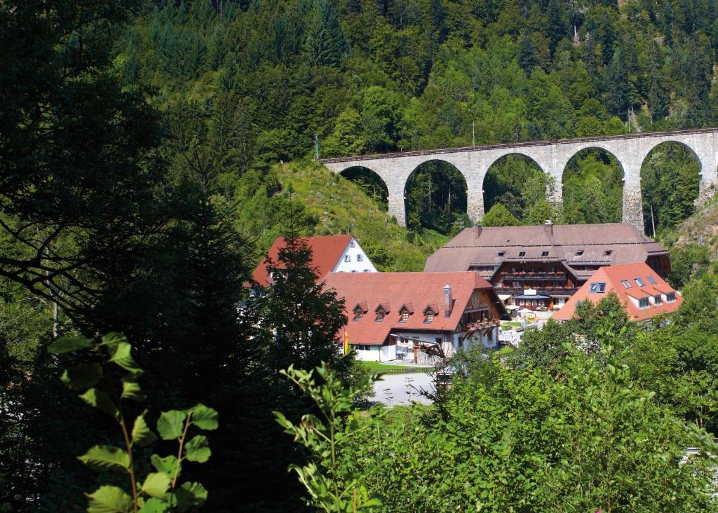 Hotel Hofgut Sternen - Wohnen In Kunst Und Kultur Breitnau Eksteriør billede